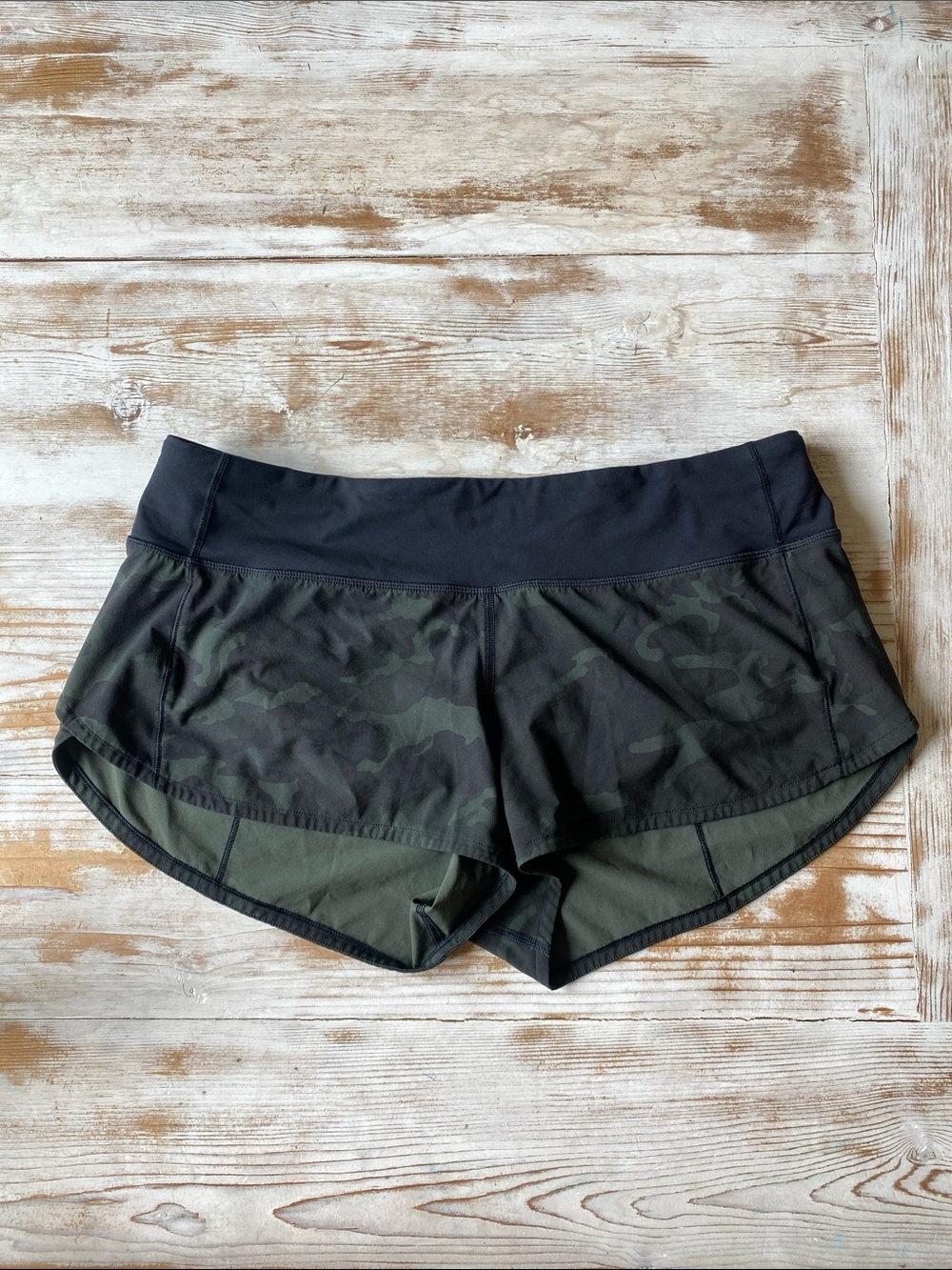 Lululemon Camo Speed Up Low Rise Athletic Shorts - 2.5”